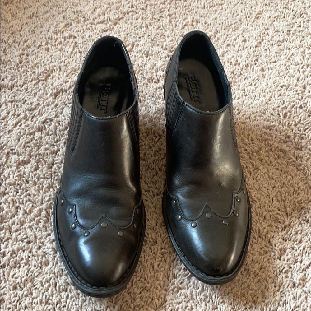 Like new Women’s Born Booties